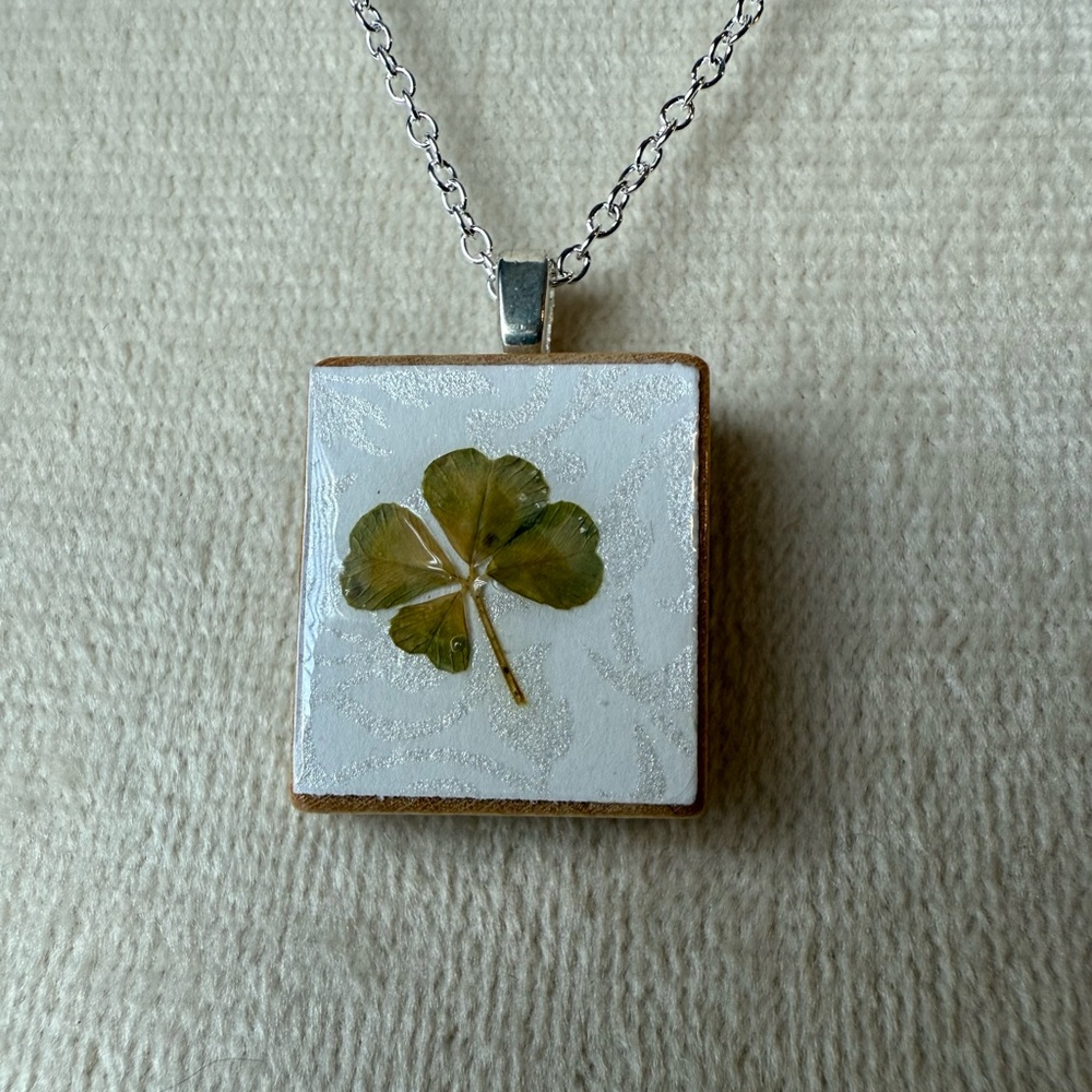 Hand-Crafted Real 4 Four Leaf Clover Scrabble Tile Pendant w/ Silver Chain #41